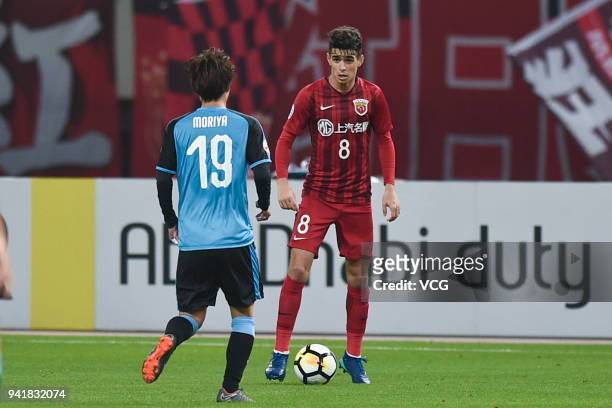 Oscar of Shanghai SIPG drives the ball during AFC Champions League Group F match between Shanghai SIPG and Kawasaki Frontale at the Shanghai Stadium...