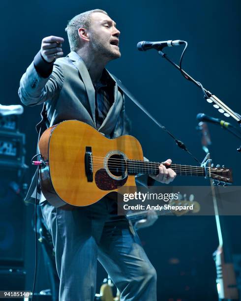 David Gray performs at the Hammersmith Apollo on December 9, 2009 in London, England.