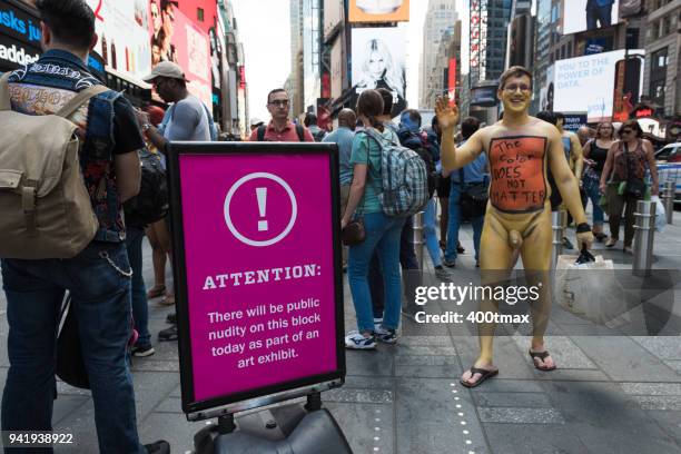 times square  - times square body paint stock-fotos und bilder