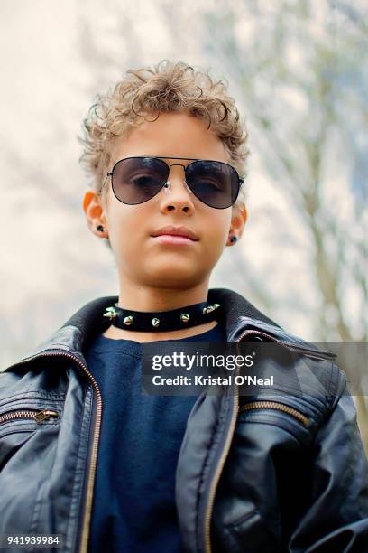 young boy jacket and sunglasses - spiked stock photos et images de collection