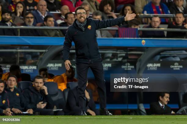 Head coach Eusebio Di Francesco of Rom gestures during the UEFA Champions League Quarter-Final first leg match between FC Barcelona and AS Roma at...