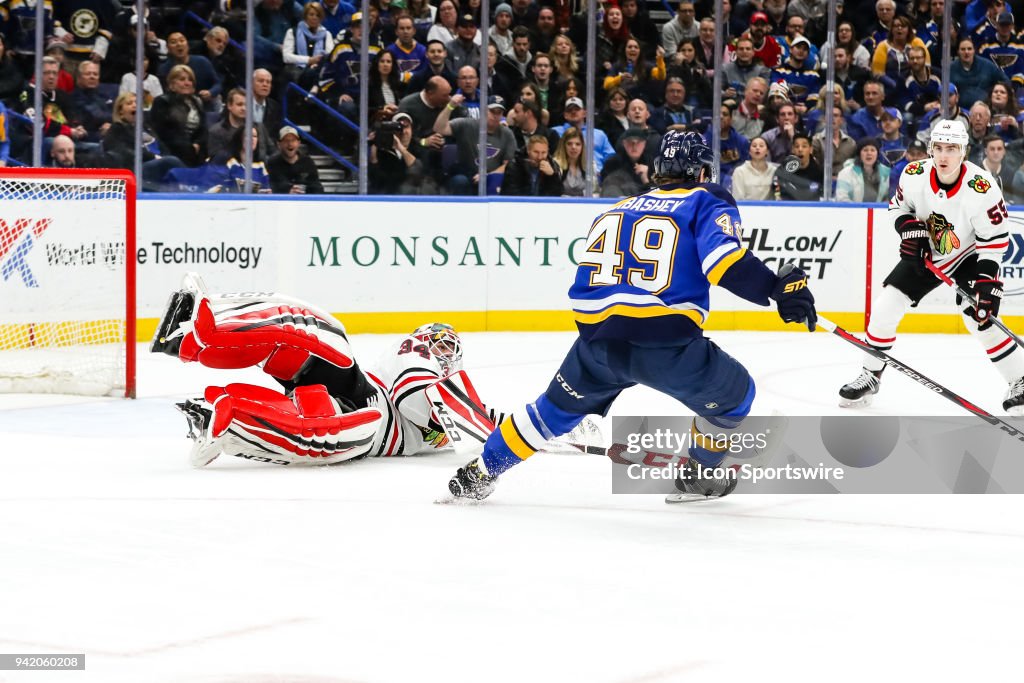 NHL: APR 04 Blackhawks at Blues