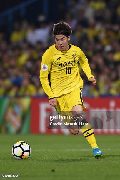 Ataru Esaka of Kashiwa Reysol in action during the AFC Champions League Group E match between Kashiwa Reysol and Jeonbuk Hyundai Motors at Sankyo...