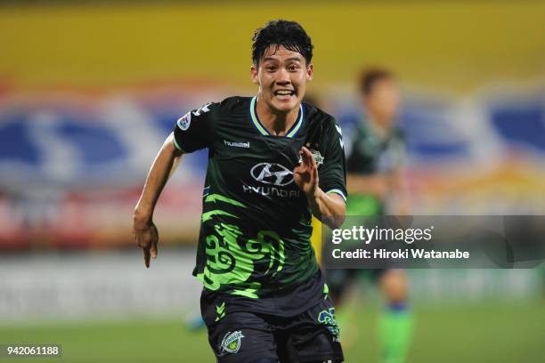 Choi Chul-soon of Jeonbuk Hyundai Motors in action during the AFC Champions League Group E match between Kashiwa Reysol and Jeonbuk Hyundai Motors at...