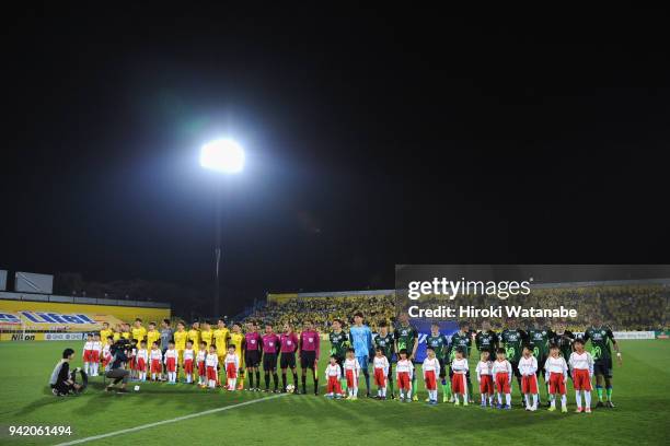 Players line up prior to the AFC Champions League Group E match between Kashiwa Reysol and Jeonbuk Hyundai Motors at Sankyo Frontier Kashiwa Stadium...