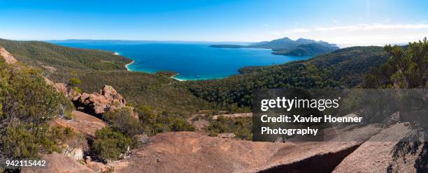 schouten passage - coles bay stockfoto's en -beelden