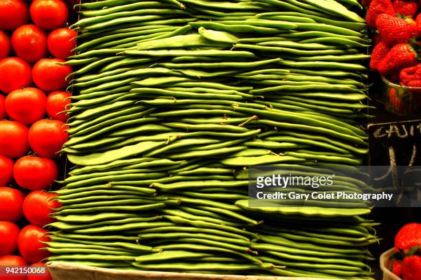 market vegetables - tomatoes and beans - gary colet stock pictures, royalty-free photos & images