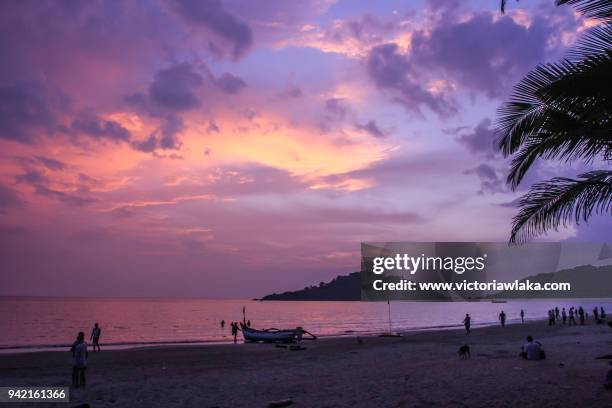 sunset in palolem beach, goa - palolem beach stock pictures, royalty-free photos & images