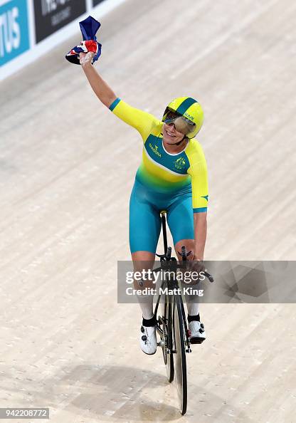 Ashlee Ankudinoff of Australia celebrates winning gold in the Women's