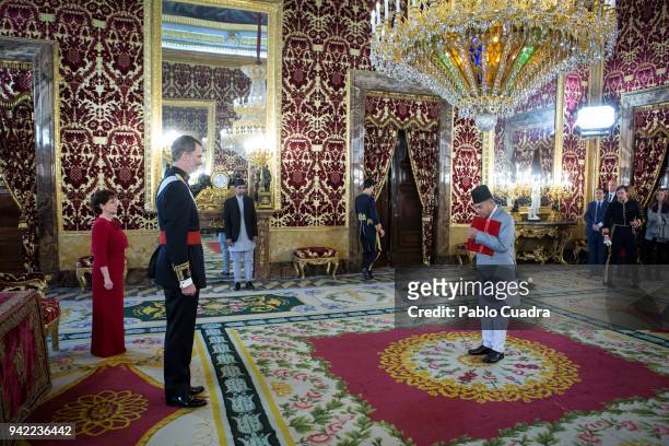King Felipe VI of Spain receives the new ambassador of Nepal to Spain, Bharat Bahadur Rayamajhi , at the Royal Palace on April 5, 2018 in Madrid,...