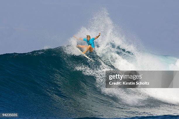 Stephanie Gilmore of Australia surfs to victory at the Billabong Pro Maui on December 9, 2009 in Honolua Bay, Maui, Hawaii.