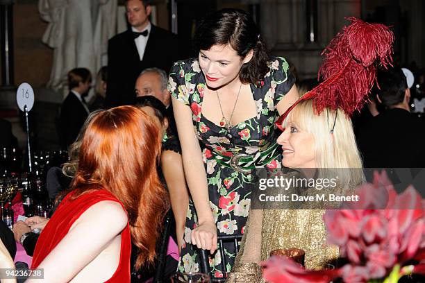 Karen Elson, Jasmine Guinness and Virginia Bates attend the British Fashion Awards at the Royal Courts of Justice, Strand on December 9, 2009 in...