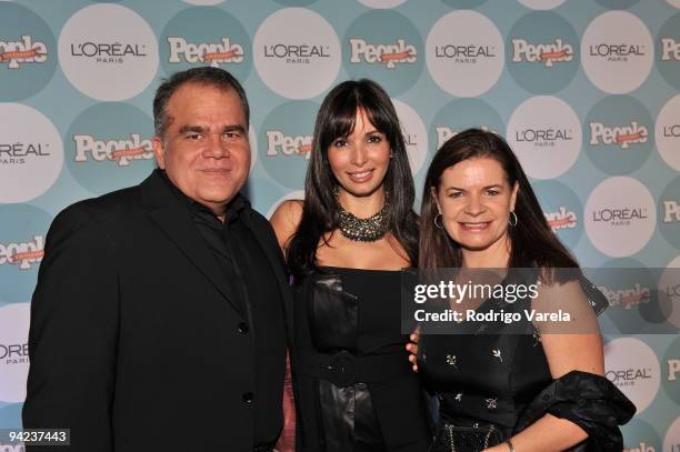 Armando Correa, actress Giselle Blondet and Lucia Ballas-Traynor arrive at the 2009 Premios People En Espanol event at Club 50 at Viceroy Miami on...