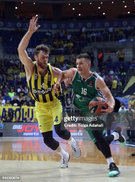 Nemanja Nedovic, #16 of Unicaja Malaga in action with Nicolo Melli, #4 of Fenerbahce Dogus during the 2017/2018 Turkish Airlines EuroLeague Regular...