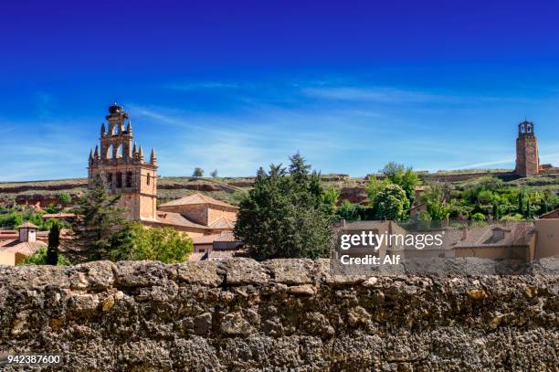 panoramic view of ayllón, ayllón, segovia, spain - segovia fotografías e imágenes de stock