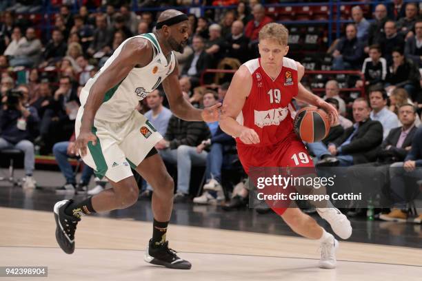 Mindaugas Kuzminskas, #19 of AX Armani Exchange Olimpia Milan in action during the 2017/2018 Turkish Airlines EuroLeague Regular Season Round 30 game...