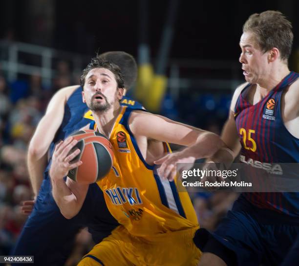 Alexey Shved, #1 of Khimki Moscow Region in action during the 2017/2018 Turkish Airlines EuroLeague Regular Season Round 30 game between FC Barcelona...