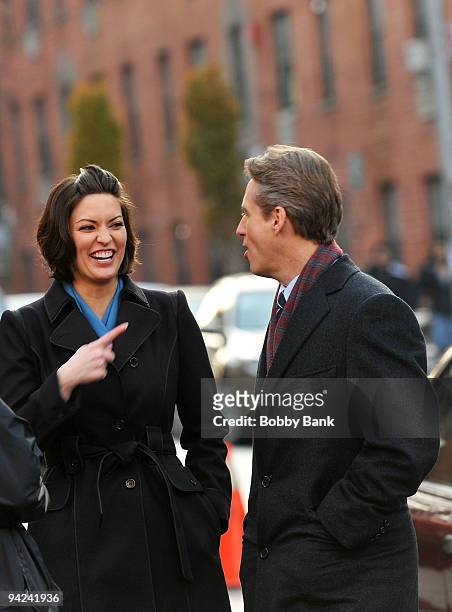 Alana de la Garza and Linus Roache on location for "Law & Order" on the streets of Manhattan on December 9, 2009 in New York City.