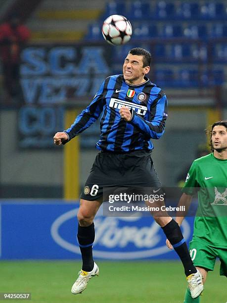 Lucio Inter 136 Lucio Lucimar Ferreira Photos & High Res Pictures - Getty Images