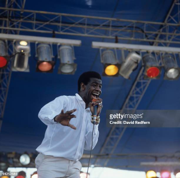 Al Green performs on stage at the New Orleans Jazz and Heritage Festival in New Orleans, Louisiana on May 01, 1988.