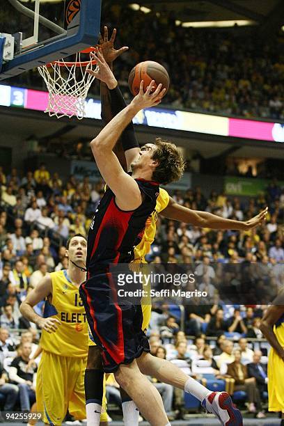 Tiago Splitter, #21 of Caja Laboral goes for the basket during the Euroleague Basketball Regular Season 2009-2010 Game Day 7 between Maccabi Electra...