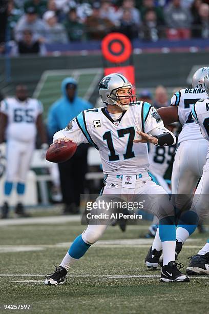 Quarterback Jake Delhomme of the Carolina Panthers passes the ball against the New York Jets at Giants Stadium on November 29, 2009 in East...