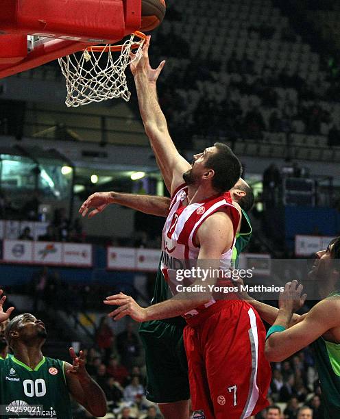 Nikola Vujcic, #7 of Olympiacos Piraeus in action during the Euroleague Basketball Regular Season 2009-2010 Game Day 7 between Olympiacos Piraeus vs...