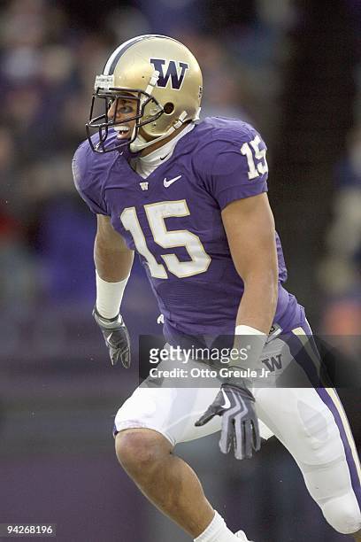 Jermaine Kearse of the Washington Huskies moves on the field during game against the California Bears on December 5, 2009 at Husky Stadium in...