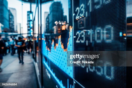 fotos e imágenes de Pantalla De Comercio - Getty Images fotos e imágenes de Pantalla De Comercio - Getty Images