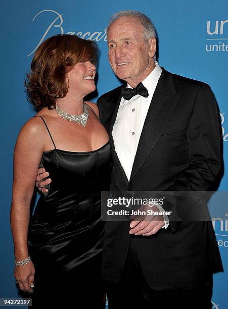 Susie Ekins and honoree Jerry Weintraub arrive at the UNICEF Ball held at the Beverly Wilshire Hotel on December 10, 2009 in Beverly Hills,...