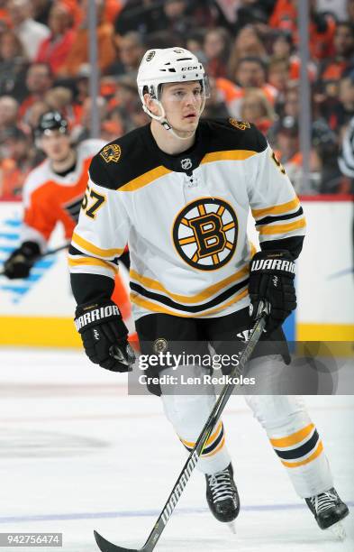 Tommy Wingels of the Boston Bruins skates against the Philadelphia Flyers on April 1, 2018 at the Wells Fargo Center in Philadelphia, Pennsylvania.