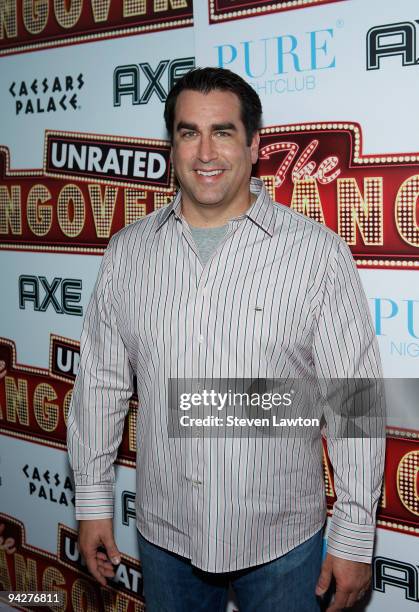 Actor Robert Riggle Rob Riggle Photos and Premium High Res Pictures - Getty Images