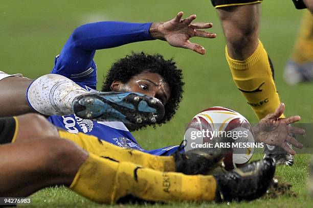 Everton's Jo fights for the ball during his Europa League football match against AEK Athens at the Athens Olympic staium on December 2, 2009. AFP...