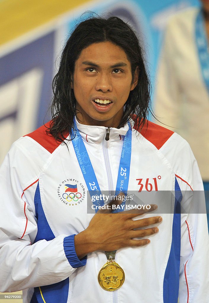 Miguel Molina sings the Philippine natio