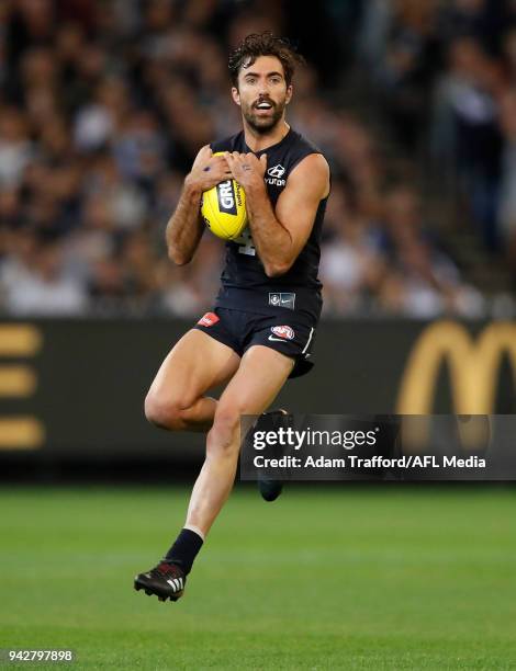 Kade Simpson of the Blues in action during the 2018 AFL round 03 match between the Carlton Blues and the Collingwood Magpies at the Melbourne Cricket...