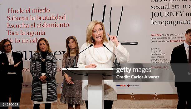 Actress Emma Thompson attends "The Journey" opening exhibition at Retiro Park on December 11, 2009 in Madrid, Spain.