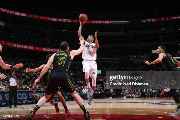 Tim Frazier of the Washington Wizards shoots the ball against the Atlanta Hawks on April 6, 2018 at Capital One Arena in Washington, DC. NOTE TO...