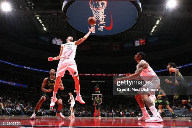 Tomas Satoransky of the Washington Wizards dunks against the Atlanta Hawks on April 6, 2018 at Capital One Arena in Washington, DC. NOTE TO USER:...