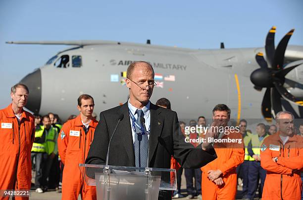 Tom Enders, chief executive officer of Airbus SAS, makes a speech after the first flight of the Airbus SAS A400M at the Airbus facility in Seville,...