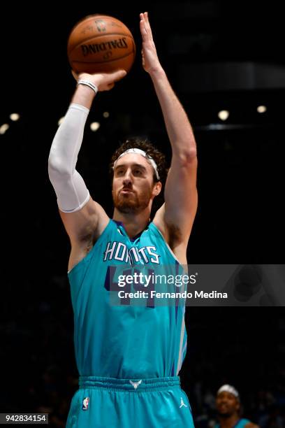 Frank Kaminsky of the Charlotte Hornets shoots the ball against the Orlando Magic on April 6, 2018 at Amway Center in Orlando, Florida. NOTE TO USER:...