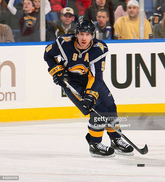 Derek Roy of the Buffalo Sabres skates against the New Jersey Devils on December 7, 2009 at HSBC Arena in Buffalo, New York.