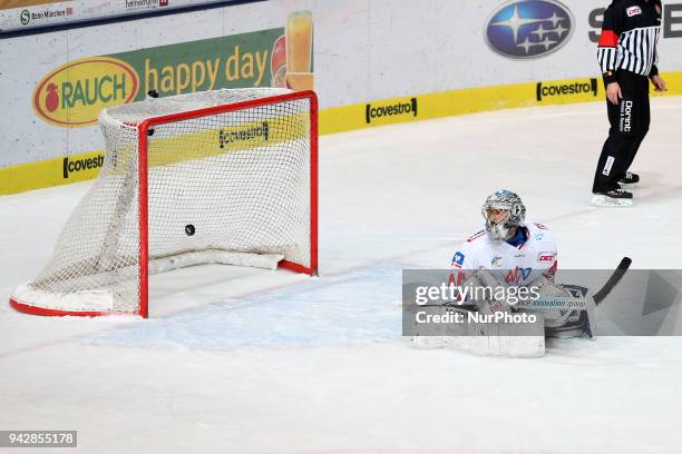 Dennis Endras of Adler Mannheim during the DEL Playoff semifinal match 5 between EHC Red Bull Munich and Adler Mannheim on April 6, 2018 in Munich,...