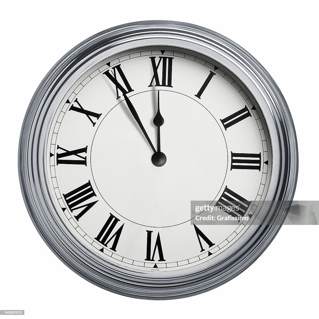 Uhr mit römischen Zahlen und Pfade 2