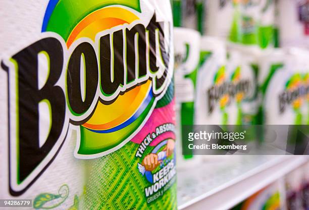 Rolls of Procter & Gamble Co.'s Bounty paper towels sit on the shelf at a supermarket in New York, U.S., on Friday, Dec. 11, 2009. Procter & Gamble...