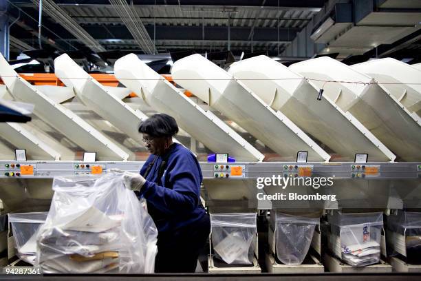 Fedex Express Hub Photos and Premium High Res Pictures - Getty Images