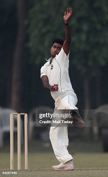 Ranji Cricket Player of Delhi Parvinder Awana in action during Ranji Trophy Super League Group B match between Maharashtra and Delhi at Roshanara...