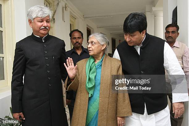 Delhi chief minister Sheila Dixit, Minister Haroon Yusuf and Asif mohammad khan going to attend Delhi vidhan sabha session on Wednesday.