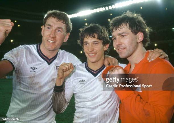 Terry Butcher , Gary Lineker and Bryan Robson celebrate after the International Friendly between Spain and England at the Santiago Bernabéu on...