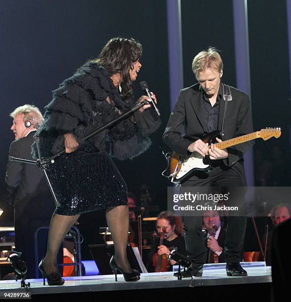 Donna Summer performs at the Nobel Peace Prize Concert at Oslo Spektrum on December 11, 2009 in Oslo, Norway. Tonight's Nobel Peace Prize Concert is...