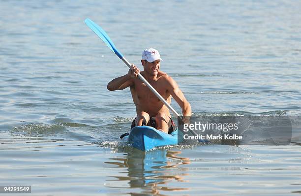 Jude Bolton paddles to shore during a Sydney Swans pre-season kayaking fitness session on Sydney Harbour at Rose Bay on December 12, 2009 in Sydney,...